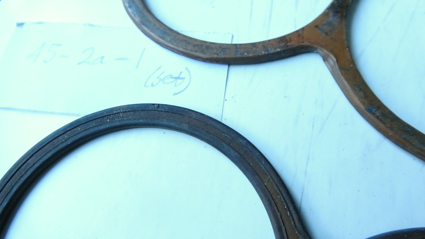 (image for) C/A figure-of-eight gaskets for cylinder liners.